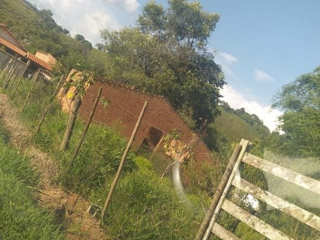 Terreno com 2200m², à venda, no bairro Água Comprida em Cambuí
