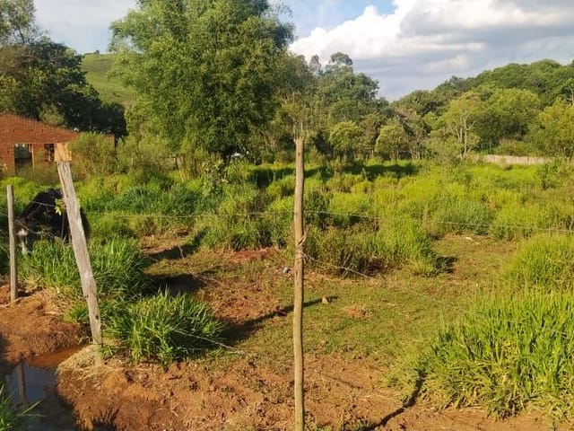Terreno com 2200m², à venda, no bairro Água Comprida em Cambuí