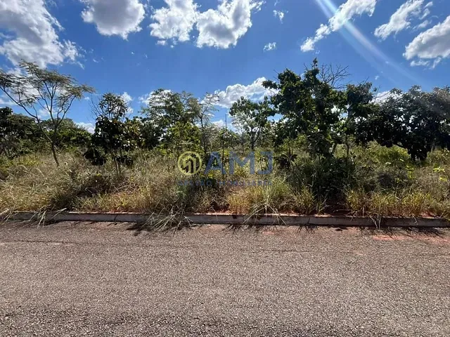 Terreno com 1000m², à venda, no bairro Setor Lagoa Quente em Caldas Novas
