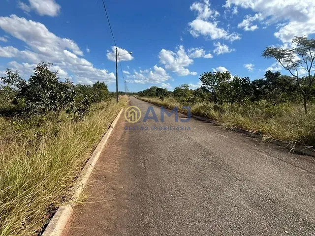 Terreno com 1000m², à venda, no bairro Setor Lagoa Quente em Caldas Novas