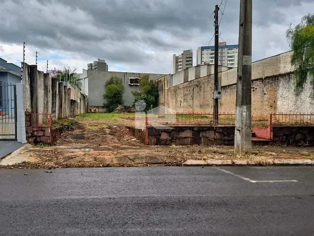 Terreno com 617m², à venda, no bairro Centro em Rolândia