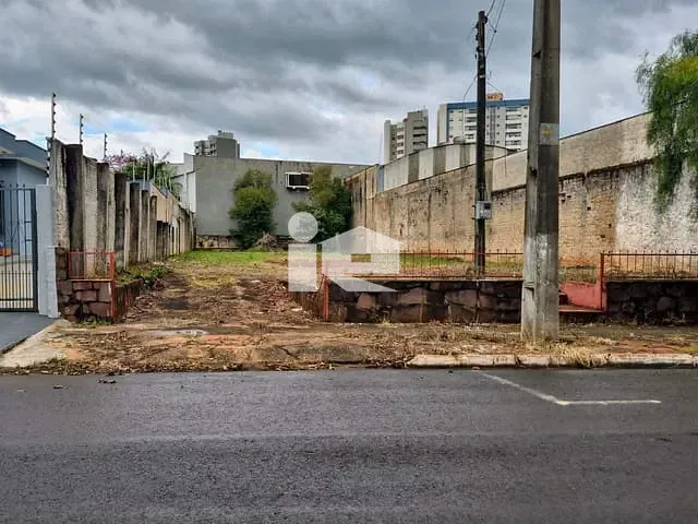 Terreno com 617m², à venda, no bairro Centro em Rolândia