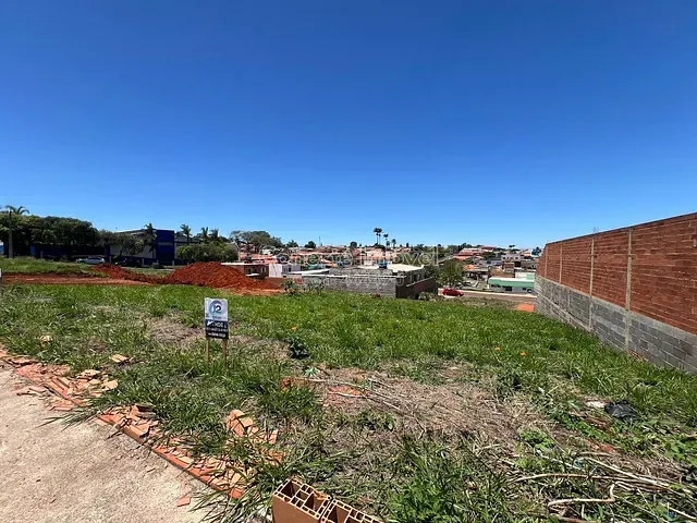 Terreno com 322m², à venda, no bairro Jardim Vila Rica em Santo Antônio de Posse