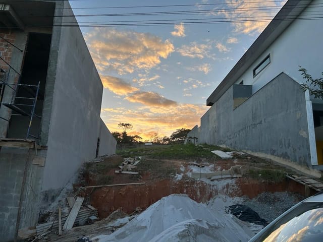 Terreno com 390m², à venda, no bairro Vale dos Cristais em Macaé