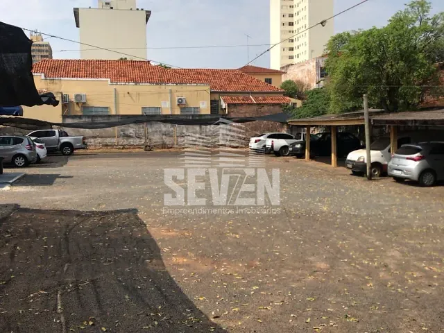 Terreno com 968m², à venda, no bairro Centro em Bauru