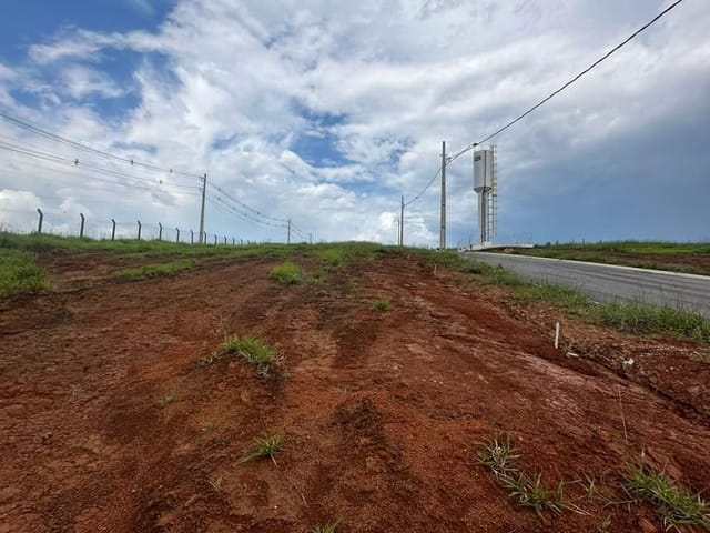 Terreno com 201m², à venda, no bairro Loteamento Nova Oliveira em Extrema
