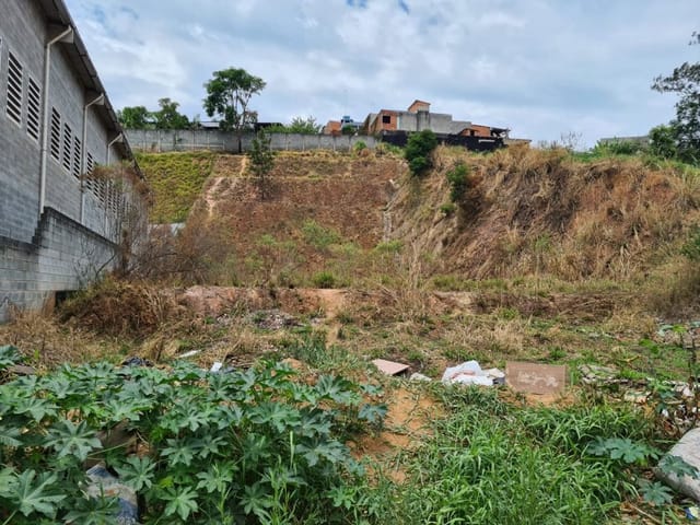 Terreno com 2170m², à venda ou para alugar, no bairro Recanto Silvestre (Fazendinha) em Santana de Parnaíba