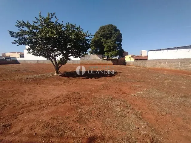 Terreno com 2036m², à venda, no bairro Centro em Artur Nogueira