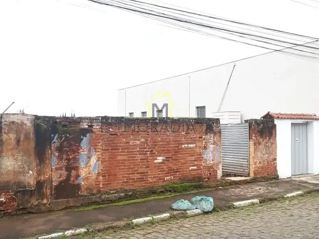 Terreno com 459m², à venda, no bairro Guaxupe em Guaxupé