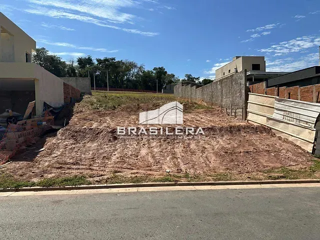 Terreno com 300m², à venda, no bairro Jardins Barcelona em Senador Canedo