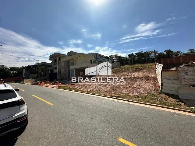 Terreno com 300m², à venda, no bairro Jardins Barcelona em Senador Canedo