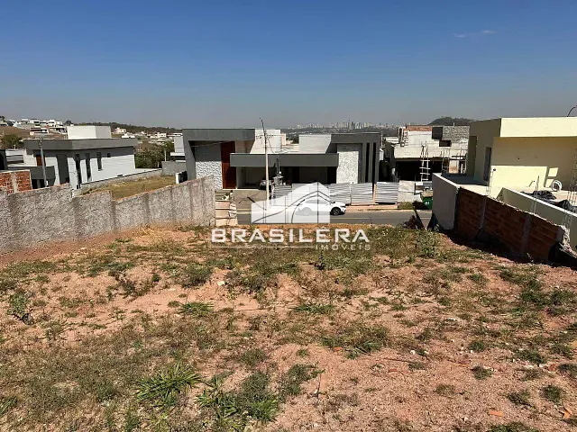 Terreno com 300m², à venda, no bairro Jardins Barcelona em Senador Canedo