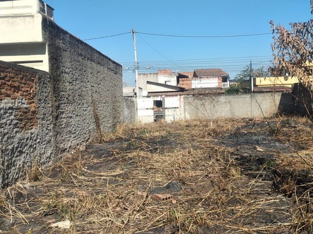 Terreno com 360m², à venda, no bairro Parque Jóquei Club em Campos dos Goytacazes
