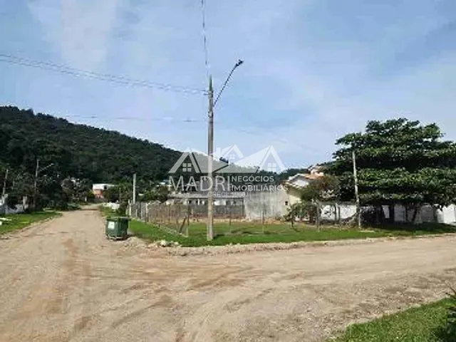 Terreno com 312m², à venda, no bairro Praia de Fora em Palhoça