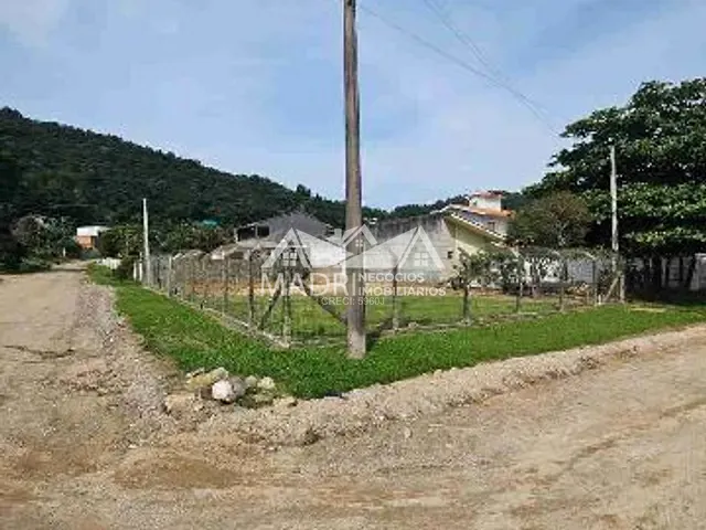 Terreno com 312m², à venda, no bairro Praia de Fora em Palhoça