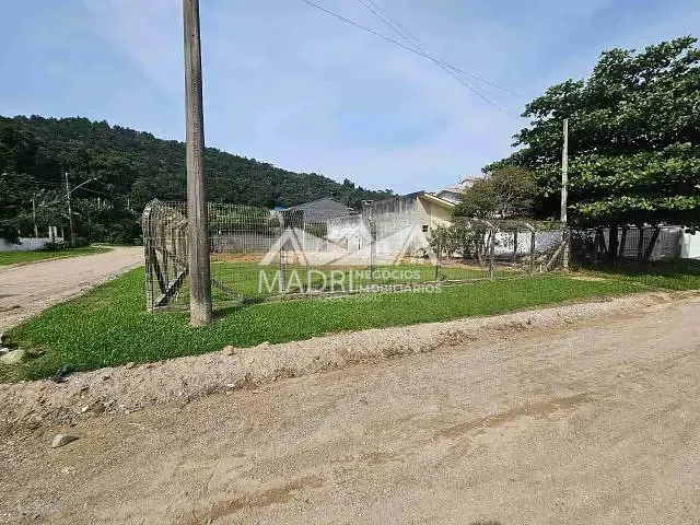 Terreno com 312m², à venda, no bairro Praia de Fora em Palhoça
