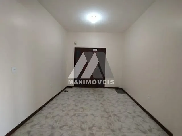 Apartamento 4 quartos e 2 banheiros, para alugar, no bairro Centro em Araçuaí