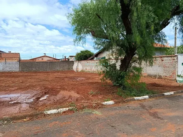 Terreno com 300m², à venda, no bairro Parque Residencial Itamaraty em Artur Nogueira