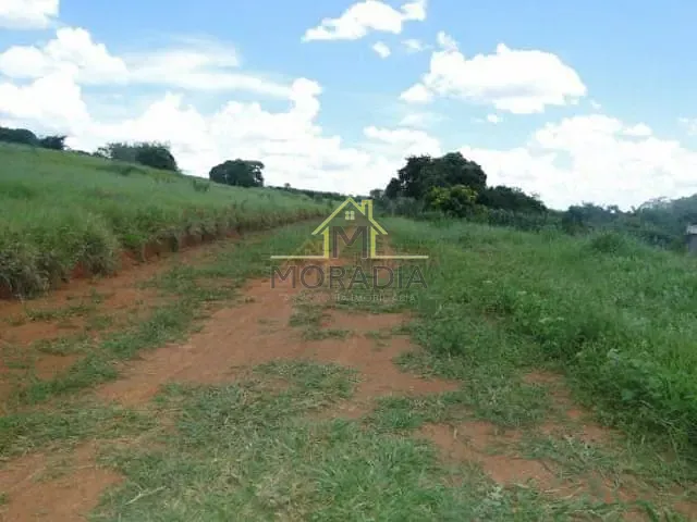 Terreno com 1000m², à venda, no bairro Serrinha em Guaxupé