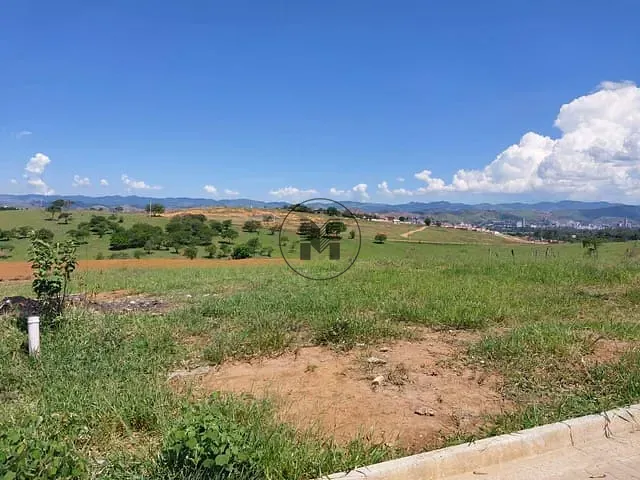 Terreno com 732m², à venda, no bairro Pedrinha em Guaratinguetá