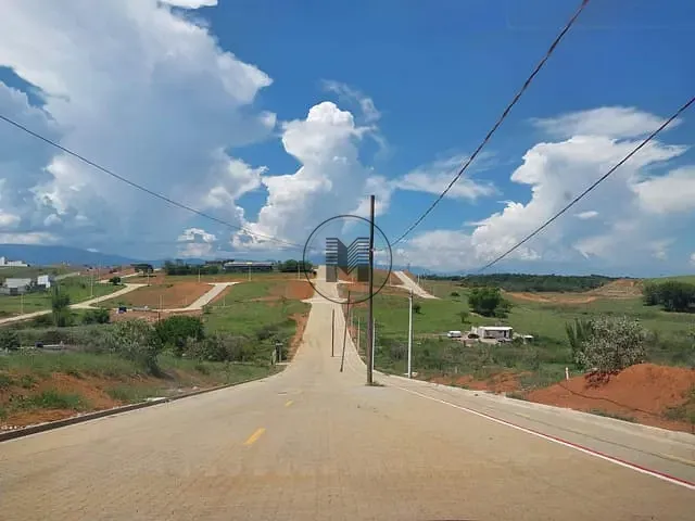 Terreno com 732m², à venda, no bairro Pedrinha em Guaratinguetá