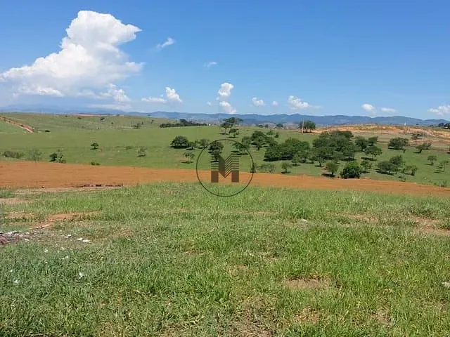 Terreno com 732m², à venda, no bairro Pedrinha em Guaratinguetá