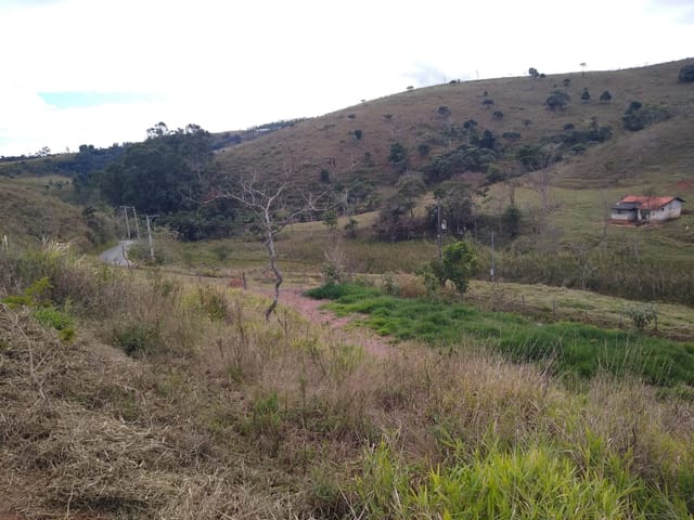 Terreno com 2000m², à venda, no bairro Sete Voltas em Taubaté