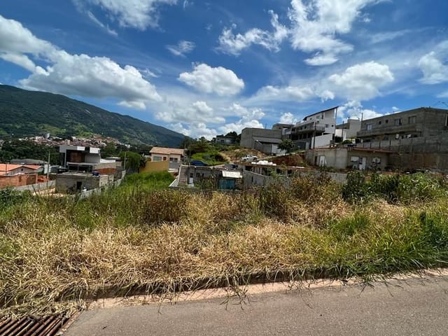 Terreno à venda, no bairro Portal do Parque em Extrema