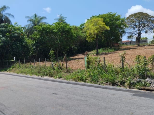 Terreno com 2900m², à venda, no bairro Jardim Santarém em São João da Boa Vista