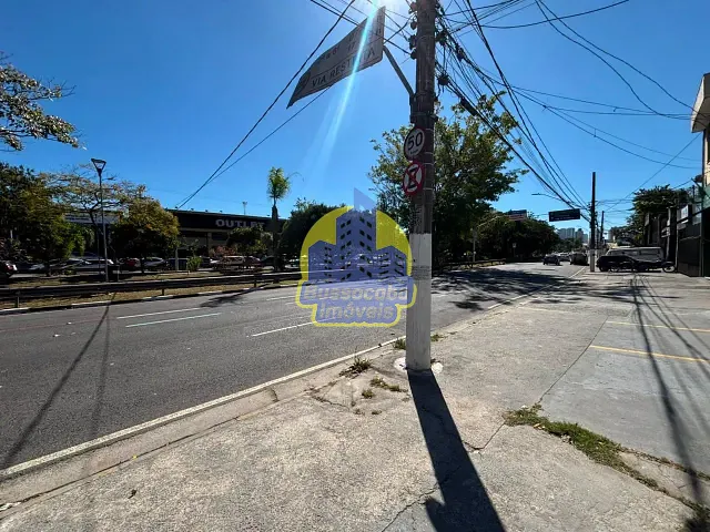 Terreno com 283m², para alugar, no bairro Umuarama em Osasco