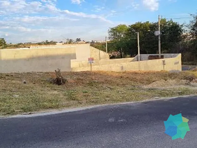 Terreno com 207m², à venda, no bairro Residencial Vila dos Eucaliptos em Salto