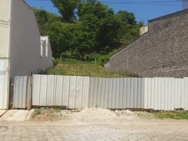Terreno com 262m², à venda, no bairro São Benedito em Cambuí