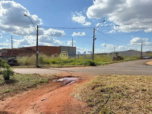 Terreno com 300m², à venda, no bairro Setor Faiçalville em Goiânia