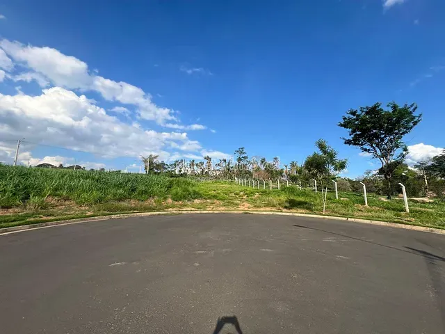 Terreno com 282m², à venda, no bairro Colinas do Castelo em Jaguariúna