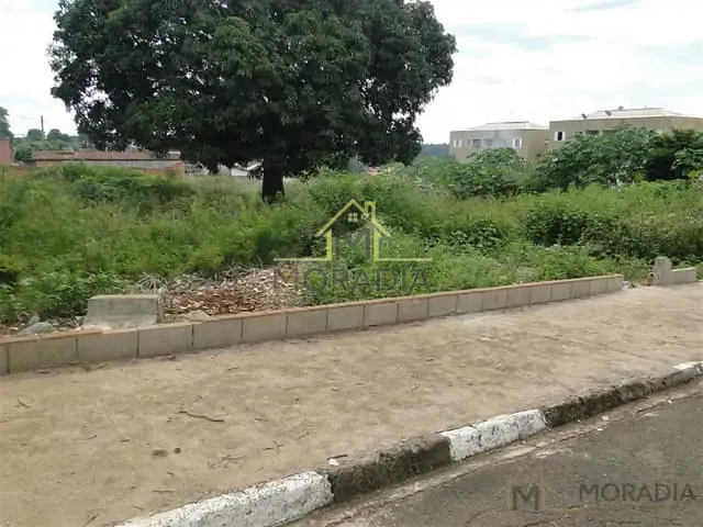Terreno com 1600m², à venda, no bairro Jardim América I em Guaxupé