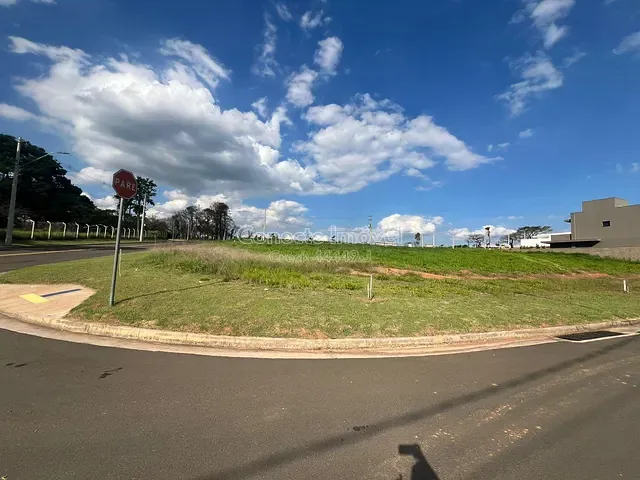 Terreno com 313m², à venda, no bairro Colinas do Castelo em Jaguariúna