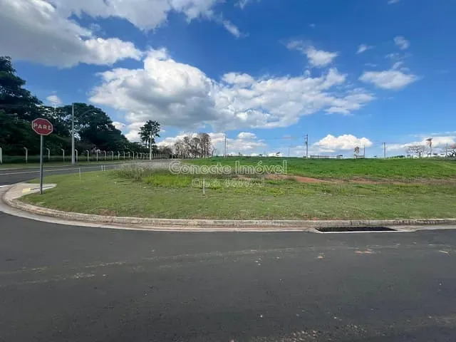 Terreno com 313m², à venda, no bairro Colinas do Castelo em Jaguariúna