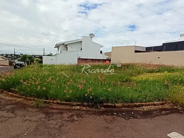Terreno com 404m², à venda, no bairro Jardim Santa Alice em Arapongas