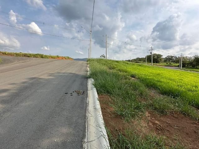 Terreno com 215m², à venda, no bairro Mirante Do Matão em Extrema