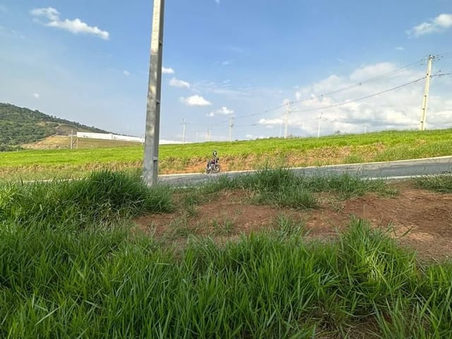 Terreno com 215m², à venda, no bairro Mirante Do Matão em Extrema