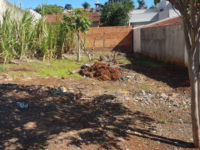 Terreno com 252m², à venda, no bairro Jardim vitória em Cambé