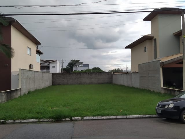 Terreno com 300m², à venda, no bairro Loteamento Residencial Campos do Conde II em Tremembé