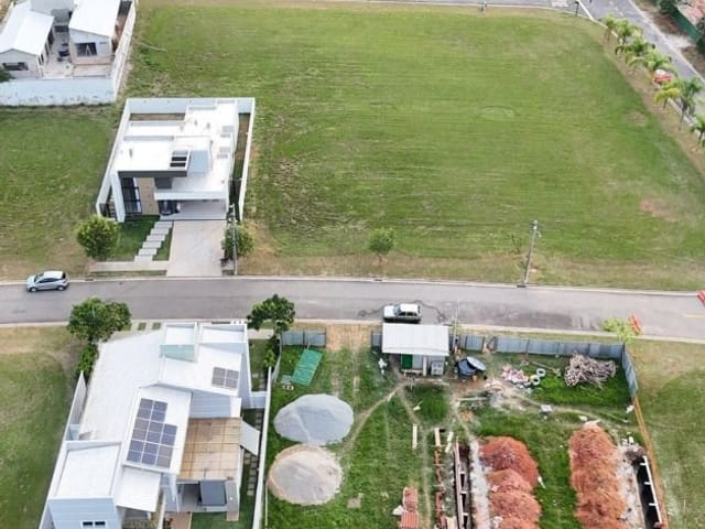 Terreno com 475m², à venda, no bairro Loteamento Extensao Do Serrama em Rio das Ostras