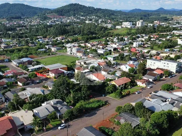 Terreno com 768m², à venda, no bairro Canabarro em Teutônia
