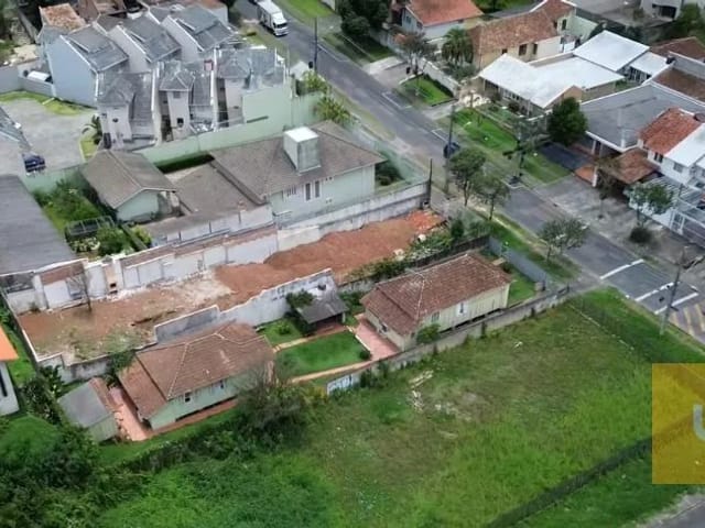 Terreno à venda, no bairro Parolin em Curitiba