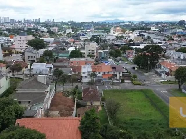 Terreno à venda, no bairro Parolin em Curitiba