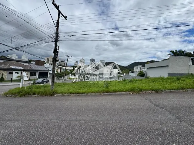 Terreno com 470m², à venda, no bairro Pedra Branca em Palhoça