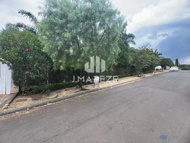 Terreno com 762m², à venda, no bairro Jardim das Flores I em Apucarana