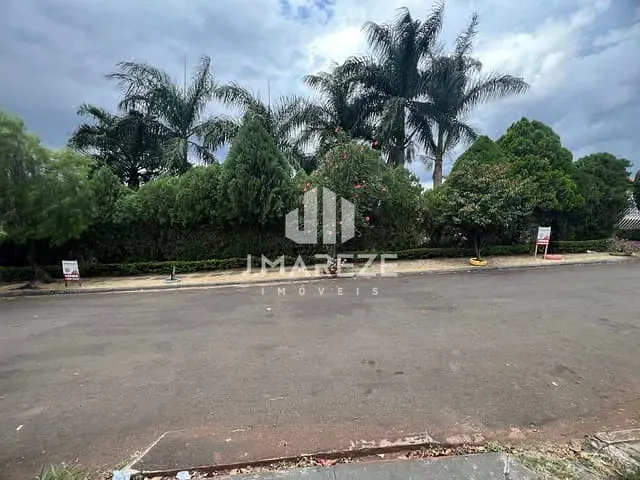 Terreno com 762m², à venda, no bairro Jardim das Flores I em Apucarana