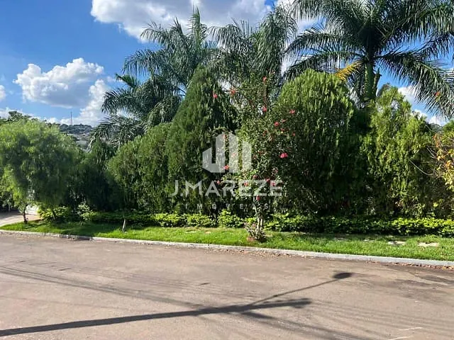 Terreno com 762m², à venda, no bairro Jardim das Flores I em Apucarana